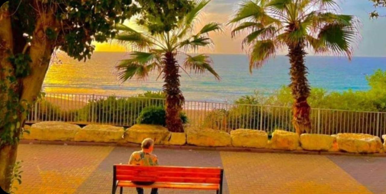 7 Hotel Apartment Short Time Tlv Бат-Ям Екстер'єр фото